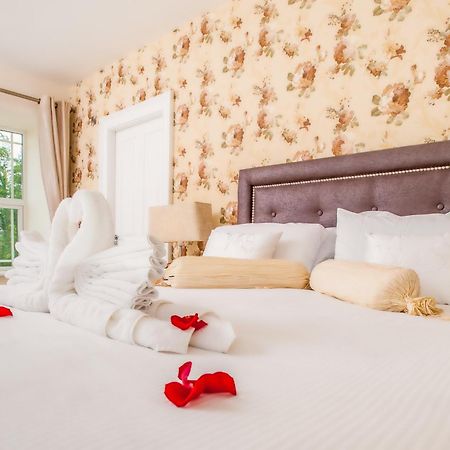 The Beara Coast Hotel Castletownbere Buitenkant foto