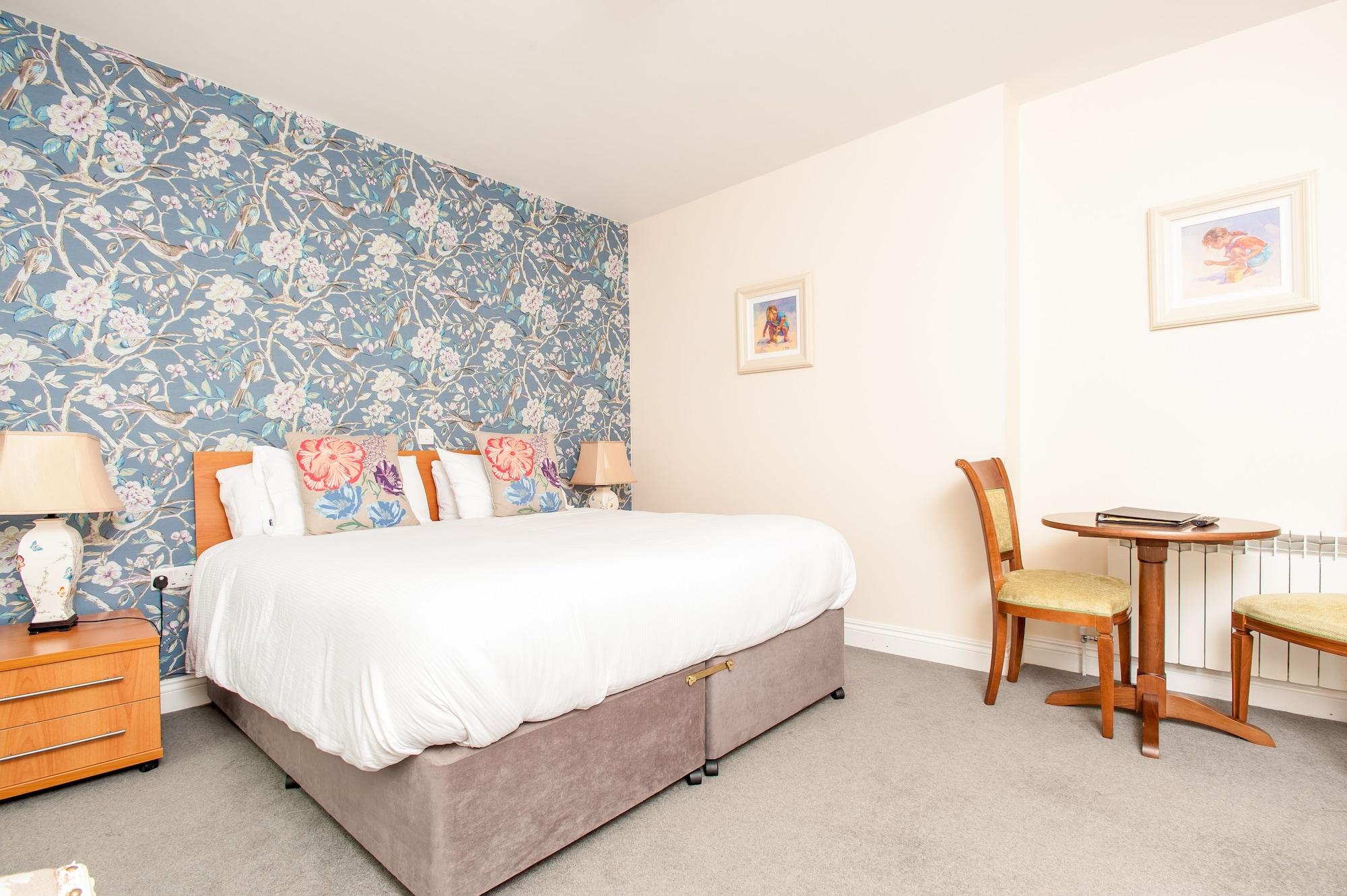 The Beara Coast Hotel Castletownbere Buitenkant foto