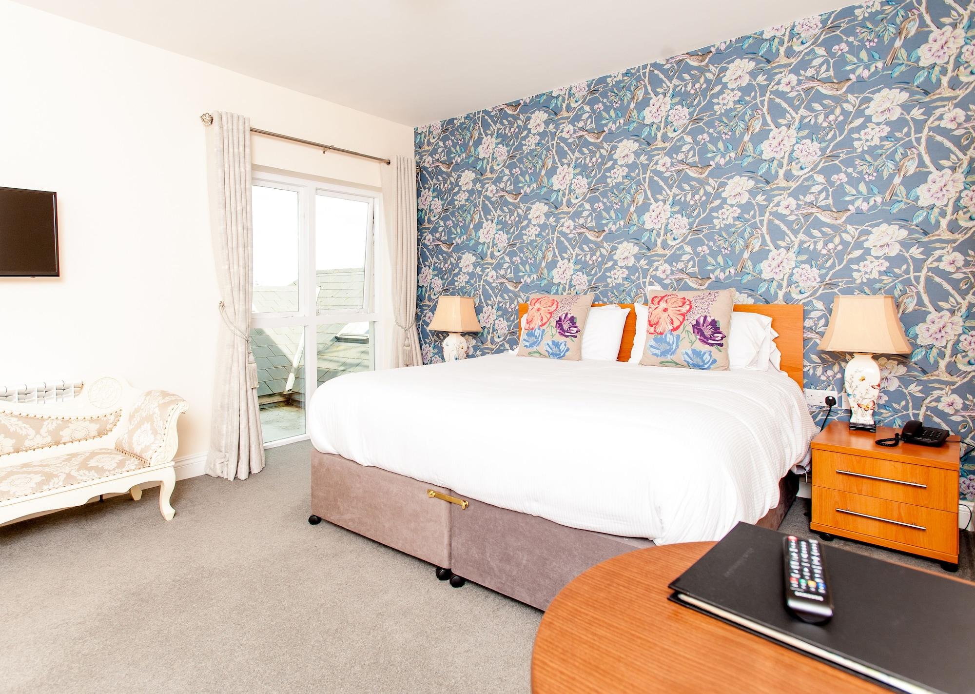The Beara Coast Hotel Castletownbere Buitenkant foto