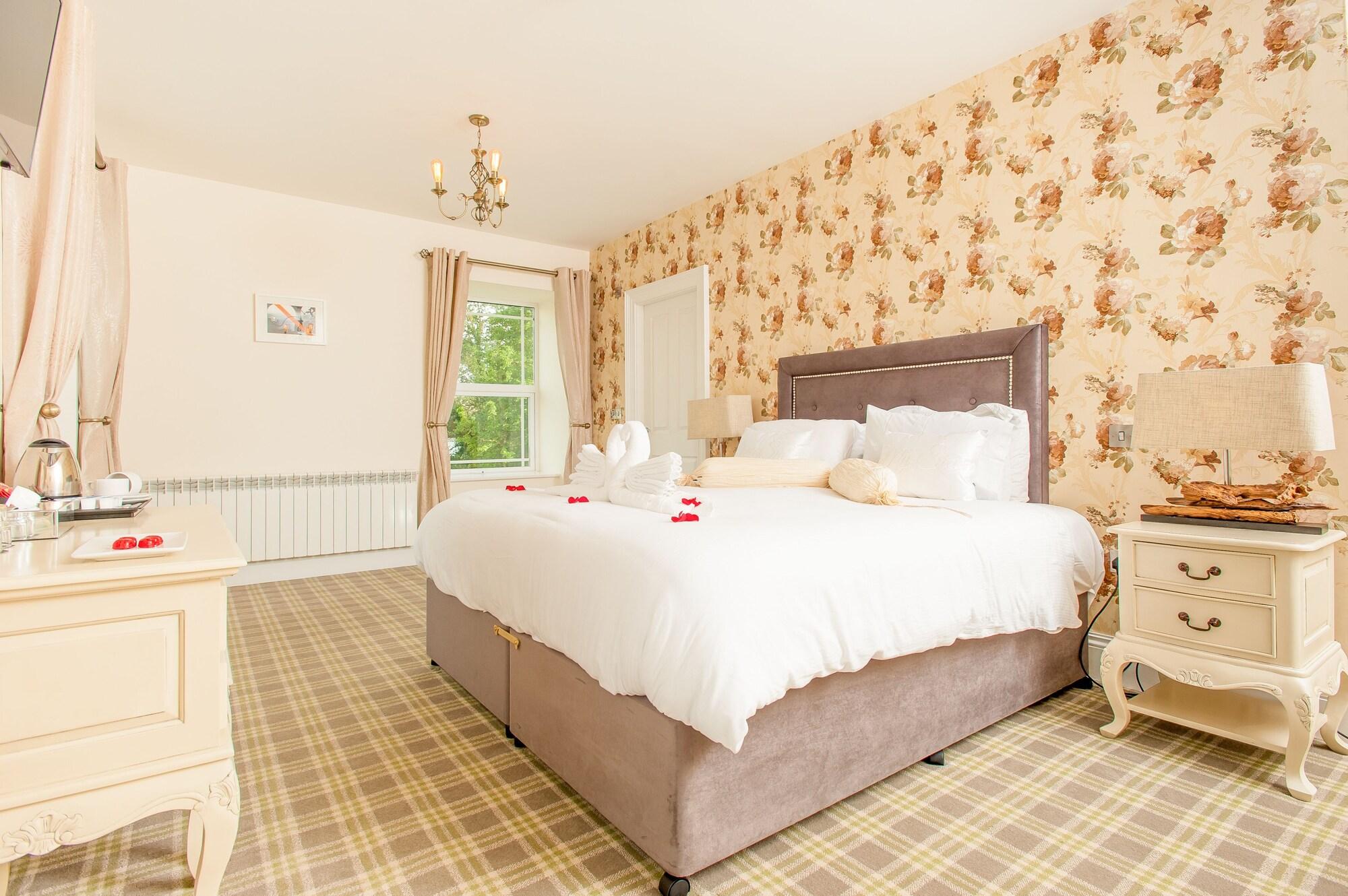 The Beara Coast Hotel Castletownbere Buitenkant foto