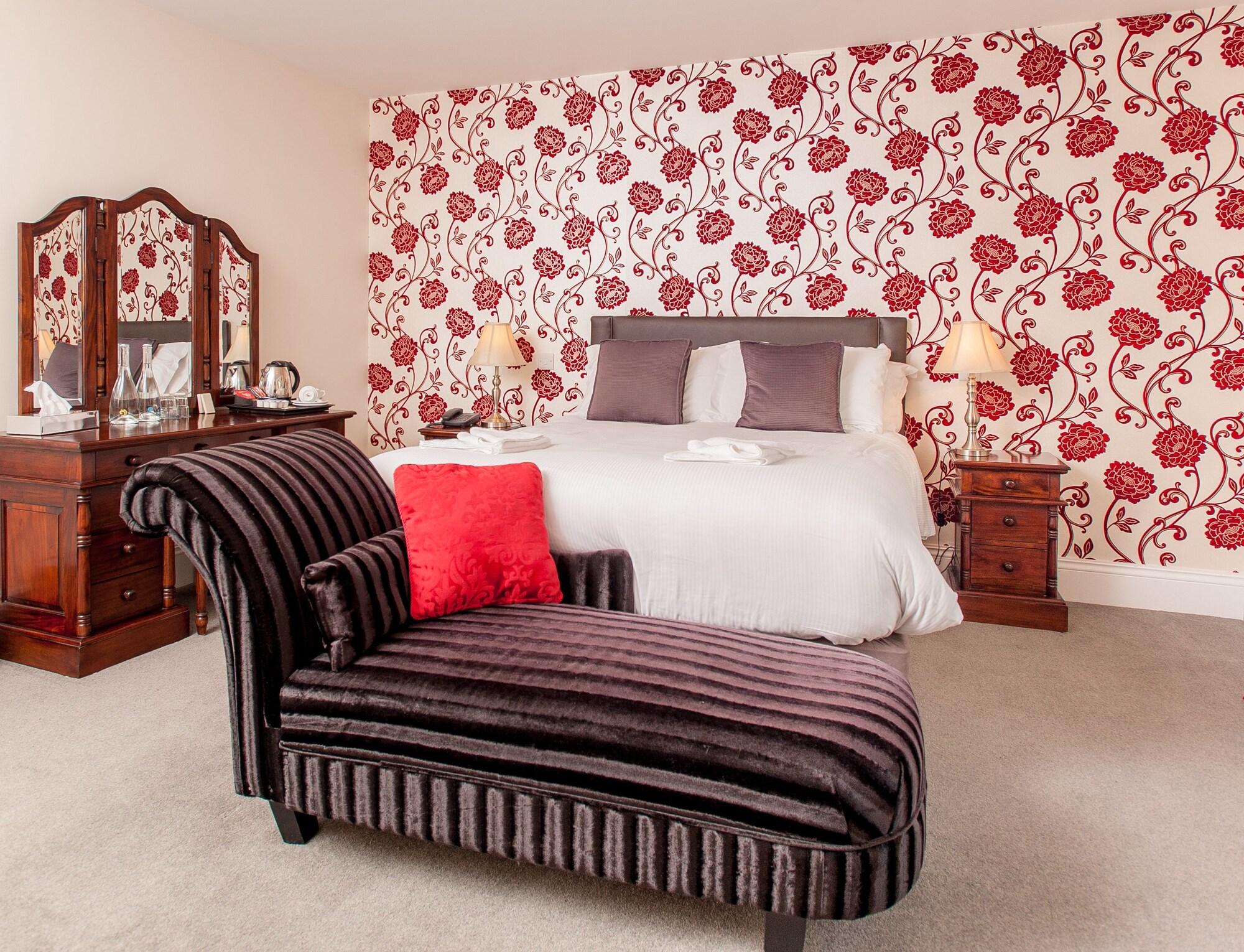 The Beara Coast Hotel Castletownbere Buitenkant foto