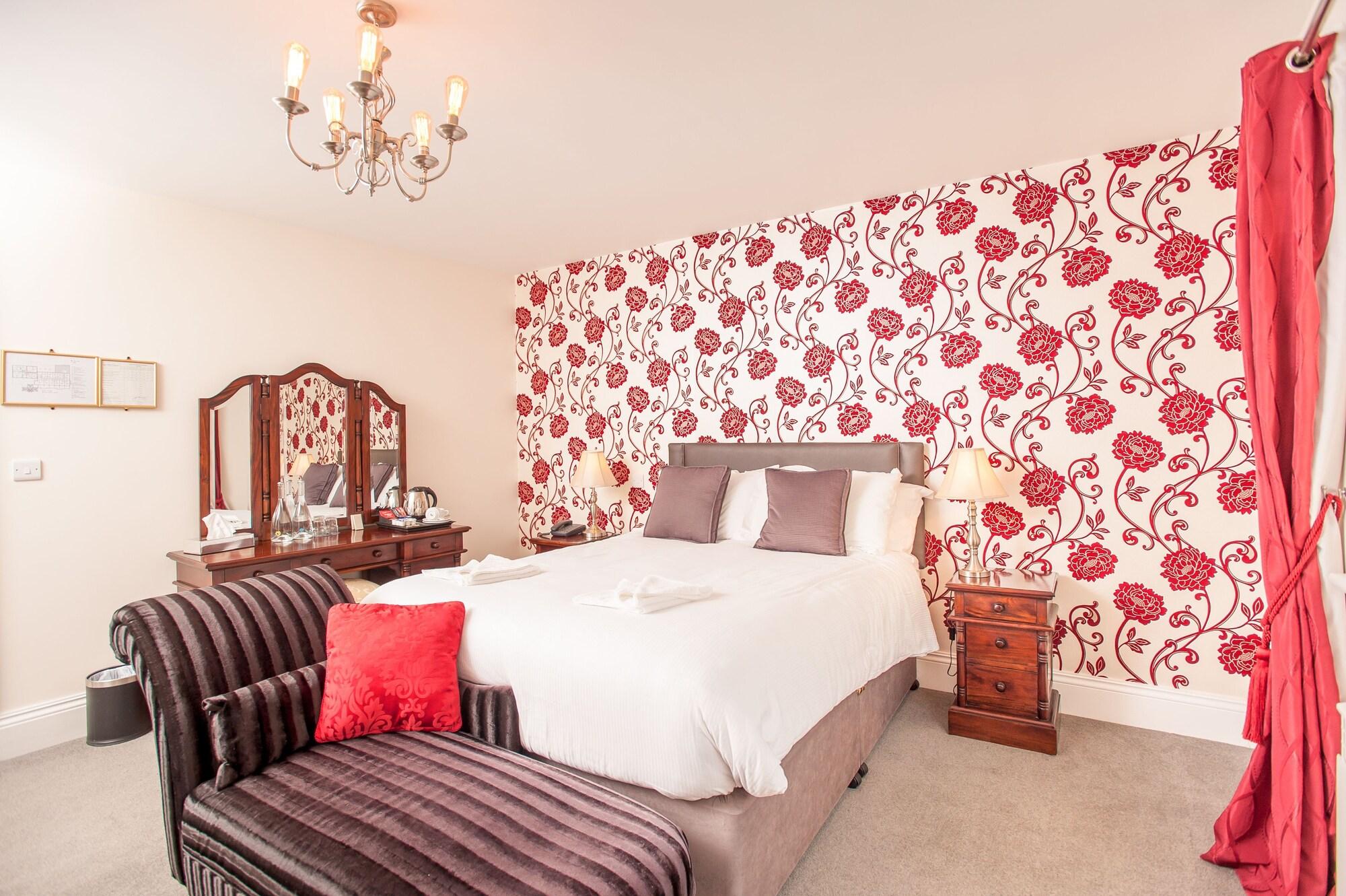 The Beara Coast Hotel Castletownbere Buitenkant foto