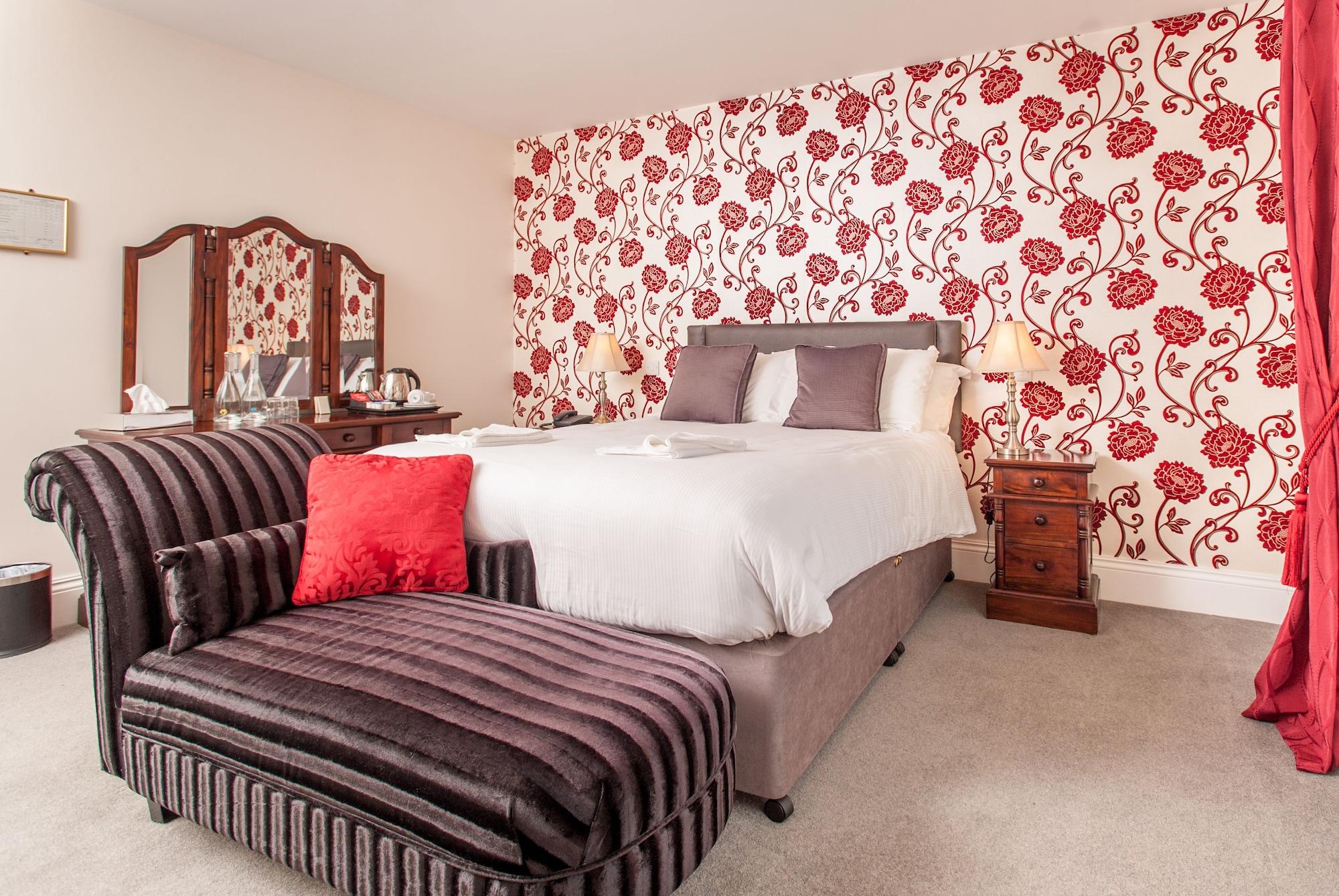 The Beara Coast Hotel Castletownbere Buitenkant foto