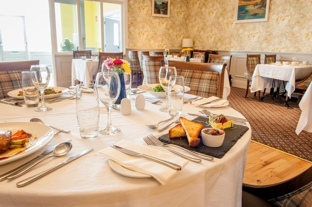 The Beara Coast Hotel Castletownbere Buitenkant foto