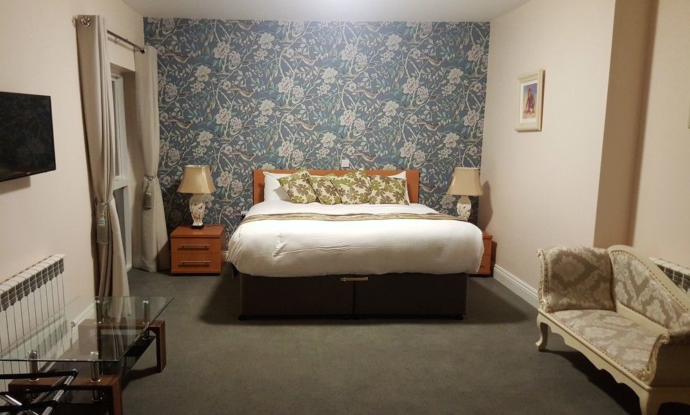 The Beara Coast Hotel Castletownbere Buitenkant foto