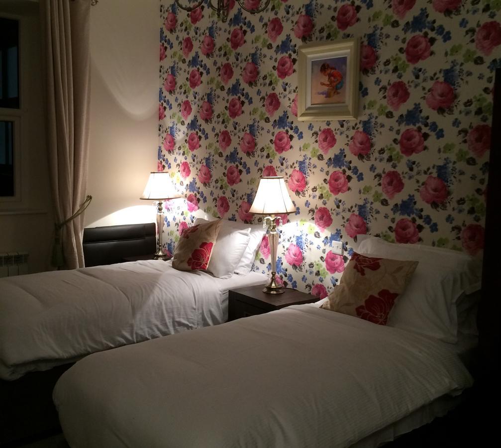 The Beara Coast Hotel Castletownbere Buitenkant foto