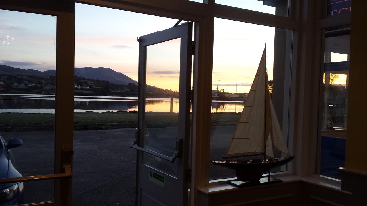 The Beara Coast Hotel Castletownbere Buitenkant foto