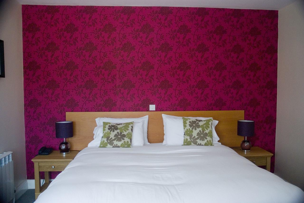 The Beara Coast Hotel Castletownbere Buitenkant foto