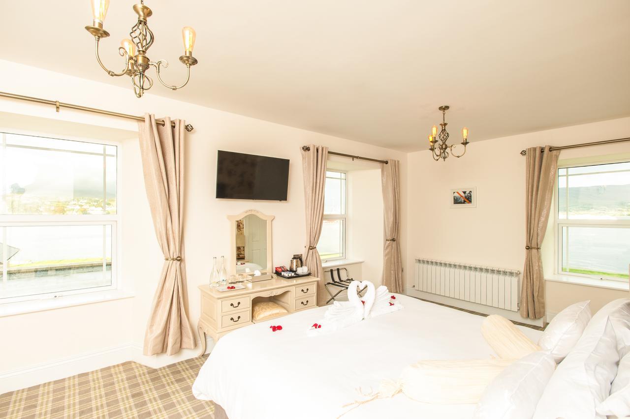 The Beara Coast Hotel Castletownbere Buitenkant foto