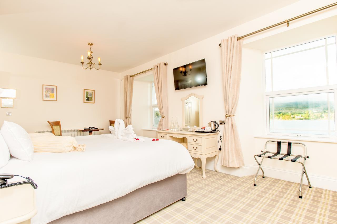 The Beara Coast Hotel Castletownbere Buitenkant foto