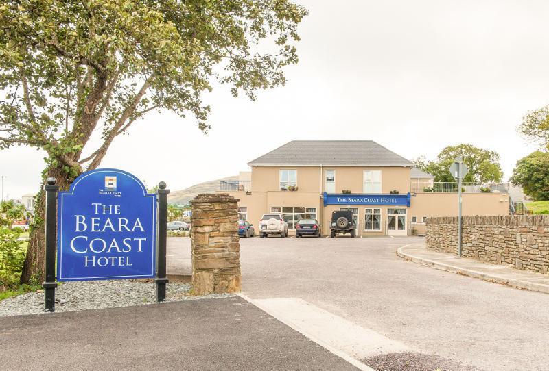 The Beara Coast Hotel Castletownbere Buitenkant foto