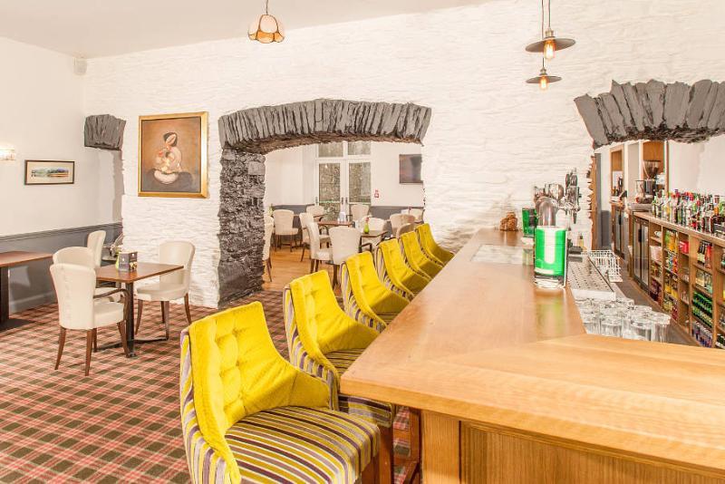 The Beara Coast Hotel Castletownbere Buitenkant foto