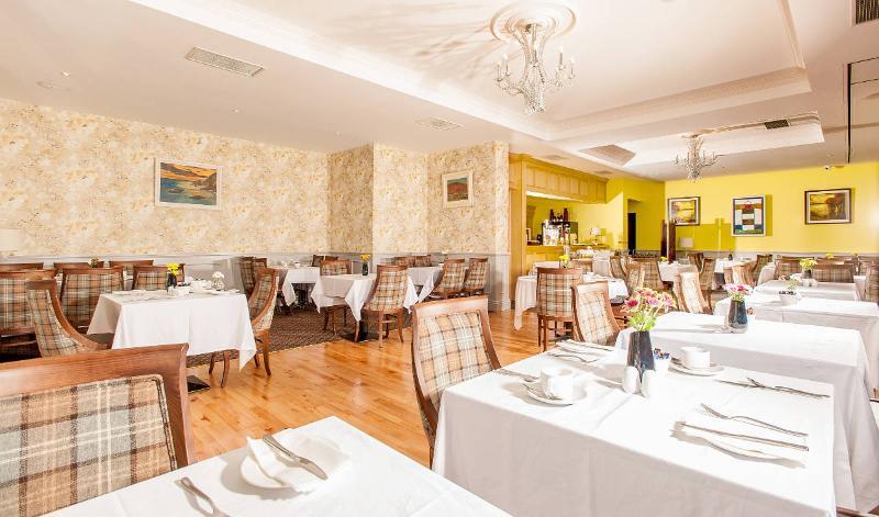 The Beara Coast Hotel Castletownbere Buitenkant foto
